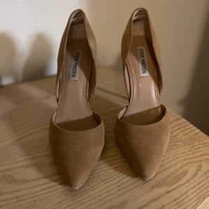 Steve Madden Tan Suede Pointy Toed Pumps